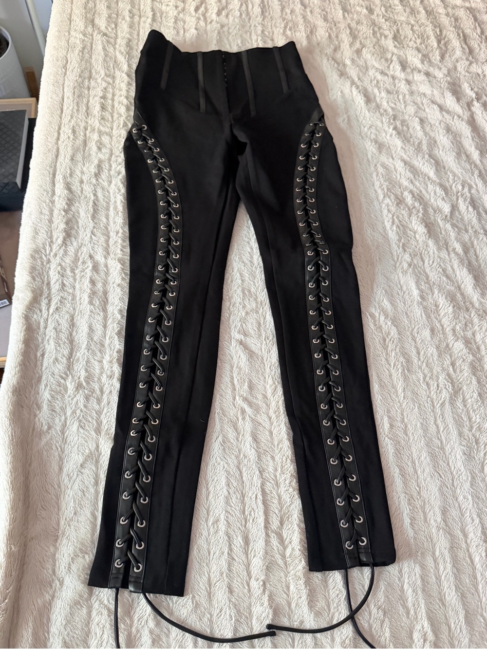 Black Lace-Up High-Waist Pants - Picture 4 of 6